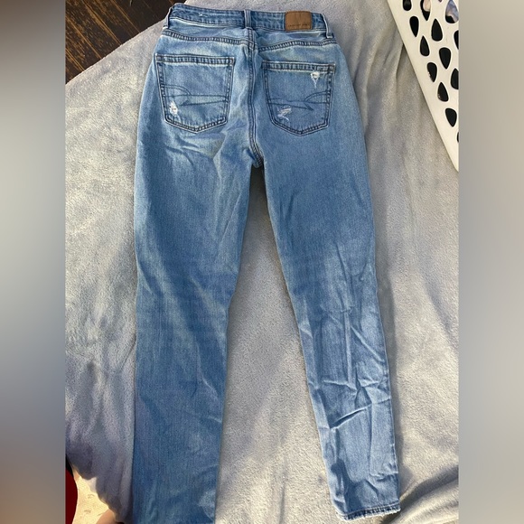 American Eagle Women’s Mom Jean size 0 regular - Picture 2 of 3